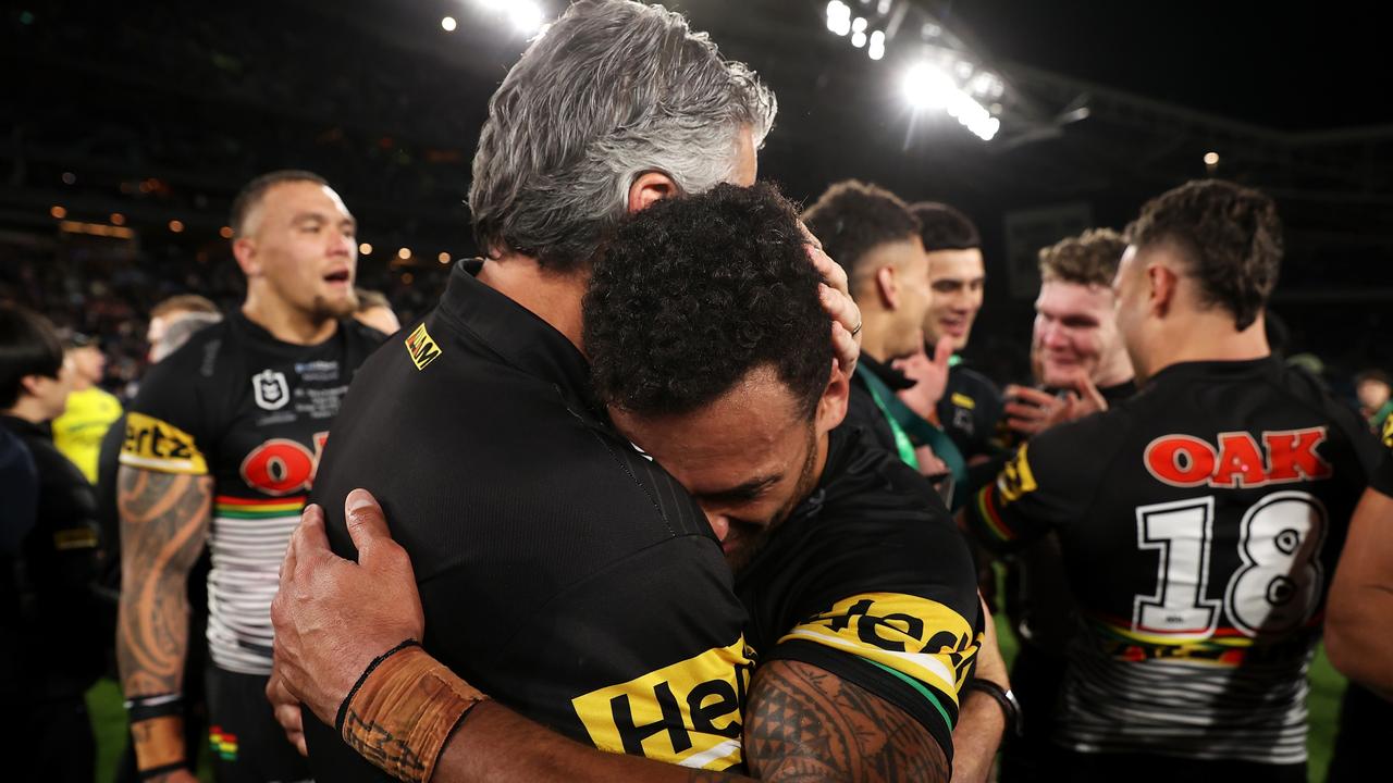 Panthers coach Ivan Cleary and Apisai Koroisau embrace. Picture: Mark Kolbe/Getty Images)