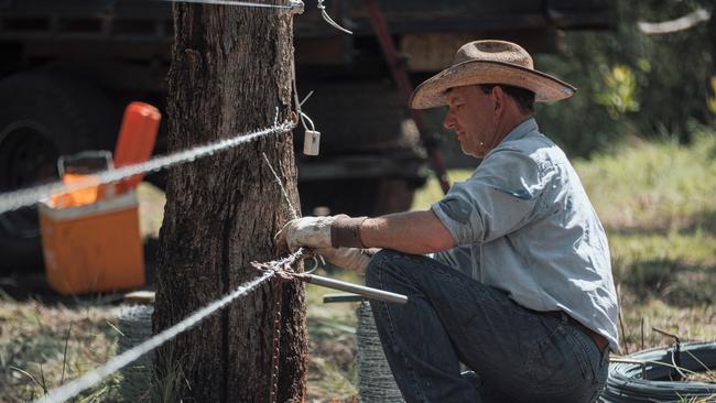 Heroic Warwick family rebuilds farm devastated by bushfires