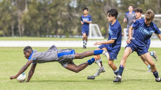 Cyrus Dehmie gets a penalty. Picture: Richard Walker