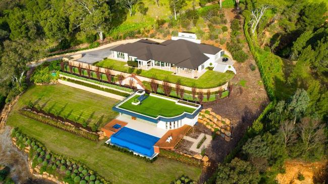 48 Carrick Hill Drive, Mitcham has sold for $3.05 million to Australian cricketer, and South Australian local, Travis Head.