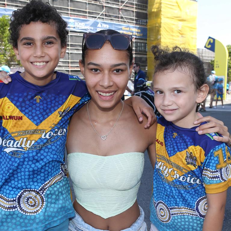 Young, Wild and Free Children's Brain Cancer Charity Gala - The Burleigh  Bears JRLFC Under 9s Black Team + the The Legion - Gold Coast Titans have  donated this signed Titans Jersey.