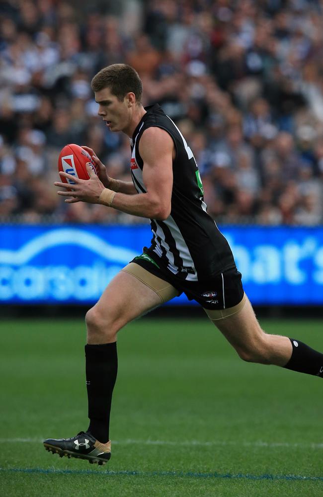 Mason Cox takes a bounce before kicking the sealing goal against Geelong last week. Picture: Wayne Ludbey