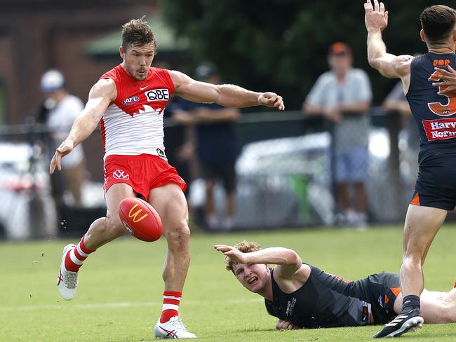 Parker suffered the injury in the final stages of the Swans’ hit out against the Giants. Picture: Phil Hillyard