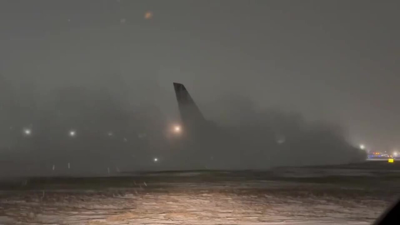 Broncos Plane Arrives in Snowy Buffalo Ahead of Playoff Game