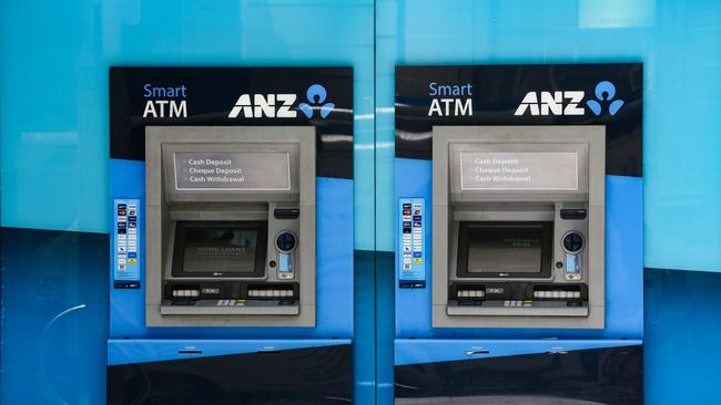 ANZ says the pandemic has hit low-income Australians the hardest. Picture: NCA NewsWire/Gaye Gerard