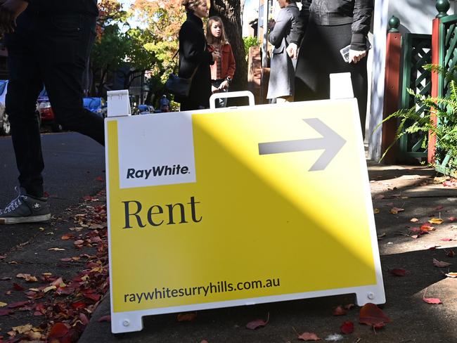 SYDNEY, AUSTRALIA - NewsWire Photos,June 4, 2022: Sydney-siders view properties in Surry Hills for rent as prospective tenants are having difficulties securing rental properties. Davies Street, Surry HillsPicture: NCA NewsWire / Jeremy Piper