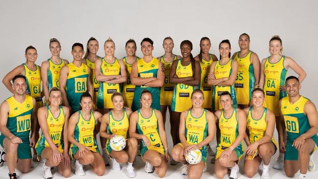 The Australian Men's and Women's Netball Teams together for a photo.