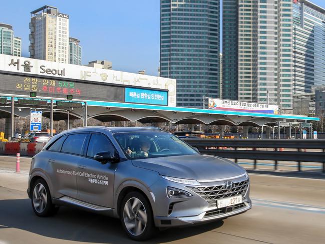 Photo of Hyundai Nexo hyrdrogen fuel cell prototype vehicle.