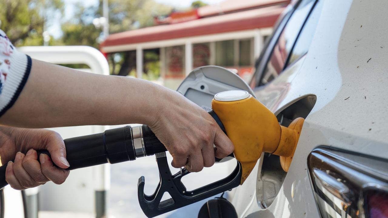 Servos ordered to set daily petrol price by Allan government