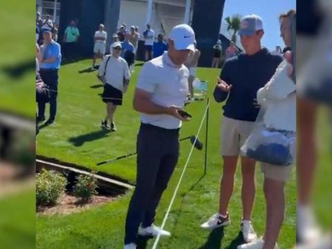 Stern McIlroy takes heckler's phone