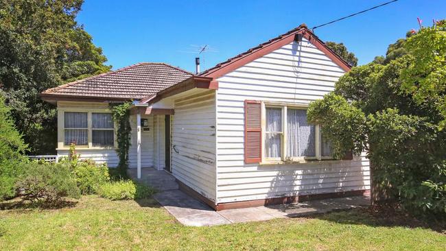 The worn house at 9 Mt Pleasant Rd, Preston, sold for $860,000 after auction.