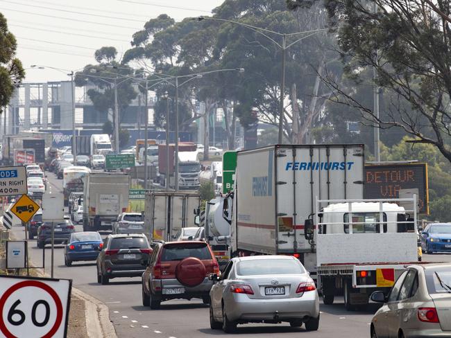 People returning to work faced a morning of traffic chaos as roadworks close several major Melbourne roads. Commuters in the cityÕs west felt the most pain, with the city-bound ramp from the Western Ring Road is closed along with Princes Hwy ramp onto to Geelong and the on and off ramps, Geelong bound from Miller Rd also closed to the West Gate Freeway for West Gate Tunnel works. Traffic is being diverted via Melbourne rd, Grieve Pde and Princess Hwy, Little Boundary and Boundary Rd. Very heavy traffic on the roads. Traffic on Princes Hwy Brooklyn.Picture: Sarah Matray