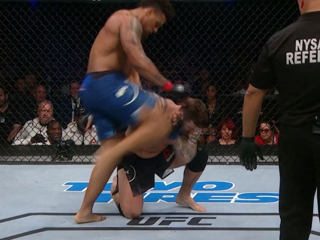 Controversial former NFL player Greg Hardy disqualified for illegal knee on  UFC debut, UFC