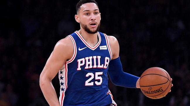 LOS ANGELES, CALIFORNIA - JANUARY 29: Ben Simmons #25 of the Philadelphia 76ers brings up the ball during a 121-105 win over the Los Angeles Lakers at Staples Center on January 29, 2019 in Los Angeles, California. NOTE TO USER: User expressly acknowledges and agrees that, by downloading and or using this photograph, User is consenting to the terms and conditions of the Getty Images License Agreement. Harry How/Getty Images/AFP == FOR NEWSPAPERS, INTERNET, TELCOS &amp; TELEVISION USE ONLY ==