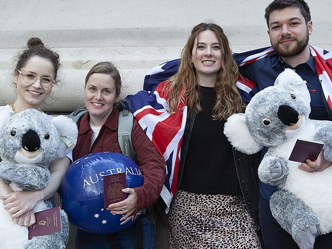 Return of the 10-pound Pom: Massive discounts on UK flights