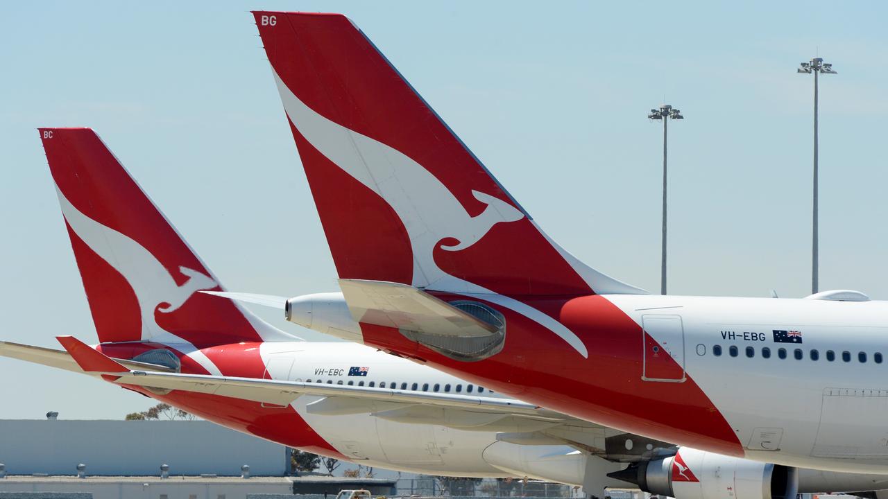 QANTAS RESUMES INT FLIGHTS FROM MELBOURNE