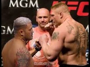 Mark Hunt tipped to topple Lesnar at UFC 200