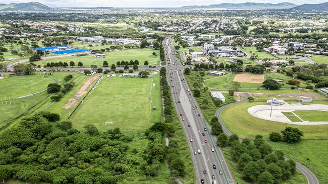 Artist’s impression of Townsville Connection Road (Stuart Drive) and Gartrell Drive intersection. Picture: TMR.