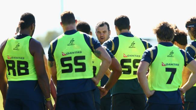 SUNSHINE COAST, AUSTRALIA - JULY 07: Wallabies coach Michael Cheika talks to players during an Australian Wallabies training session at Sunshine Coast Stadium on July 7, 2015 in Sunshine Coast, Australia. (Photo by Cameron Spencer/Getty Images)