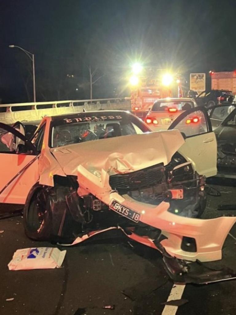 Monash Freeway Crash Cars Crushed In 16 Vehicle Smash Near Blackburn Rd Herald Sun 8513
