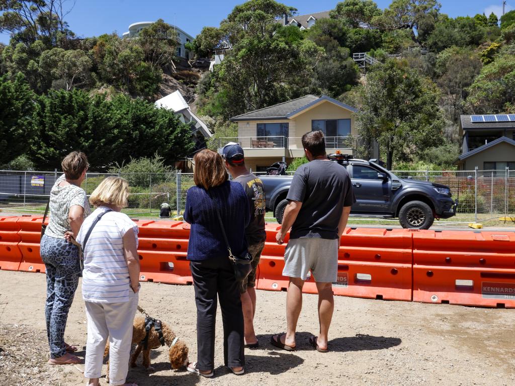 Residents are slowly being given the all clear to return home. Picture: Ian Currie