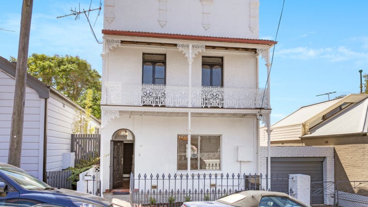 An outside bathroom has not deterred prospective renters for the Rozelle property. Picture: realestate.com.au