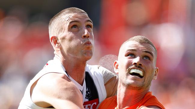 SYDNEY, AUSTRALIA - MARCH 09: Darcy Cameron of the Magpies and Kieren Briggs of the Giants compete in a ruck contest during the 2025 AFL Opening Round match between the GWS Giants and the Collingwood Magpies at ENGIE Stadium on March 9, 2025 in Sydney, Australia. (Photo by Michael Willson/AFL Photos via Getty Images)