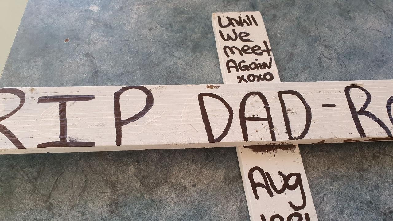 The words read ‘Until we meet again … rest in peace dad – Robbo Sim. Aug 1981 – Aug 2020.’