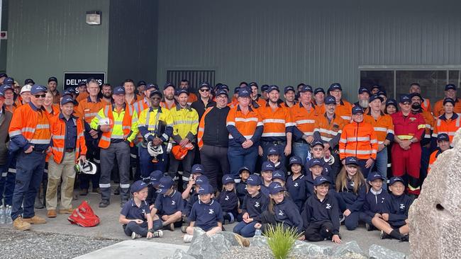 Workers and Zeehan Primary School students at Avebury Nickel Mine