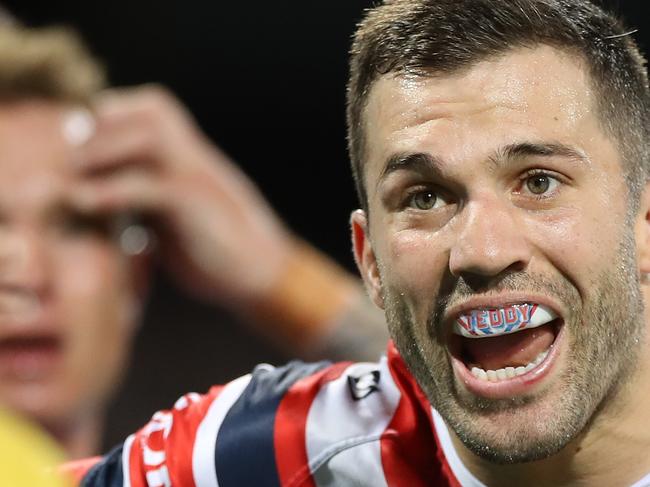 SYDNEY, AUSTRALIA - OCTOBER 09:  James Tedesco of the Roosters yells at referee Ashley Klein during the NRL Semi Final match between the Sydney Roosters and the Canberra Raiders at the Sydney Cricket Ground on October 09, 2020 in Sydney, Australia. (Photo by Mark Kolbe/Getty Images)