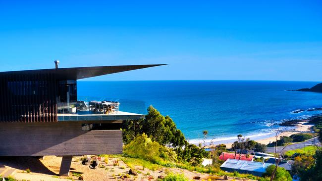 The cantilevered design maximises the spectacular ocean view over Wye River.