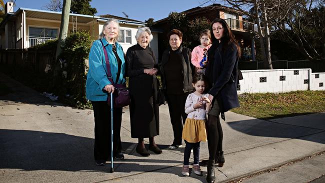 Noel Carpenter, Bessie Dobrich, Saja Hajbukovic, Liz Trotter with her kids Giselle and Addison on Moorilla St. Picture: Adam Yip.