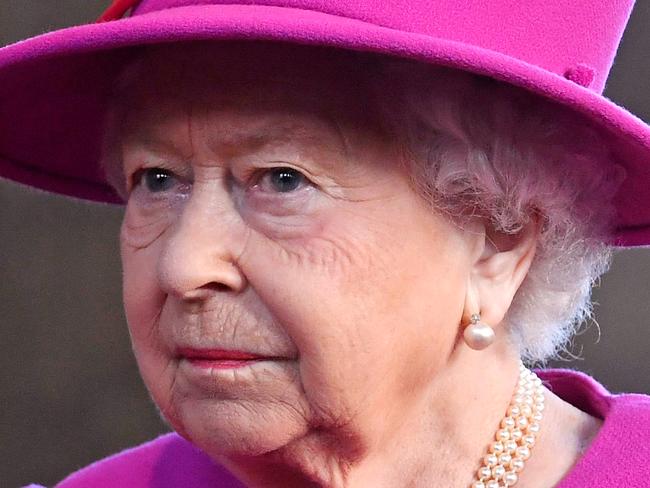 LONDON, ENGLAND - DECEMBER 13: Queen Elizabeth II visits the Honourable Society of Lincoln's Inn at Lincoln's Inn on December 13, 2018 in London, United Kingdom. (Photo by Toby Melville - WPA Pool/Getty Images)