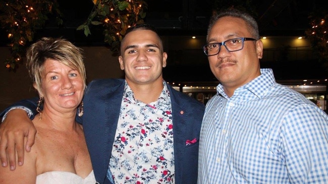 Jayden Nikorima with his mum Deb and dad Calley on Jayden's 21st birthday in 2017.