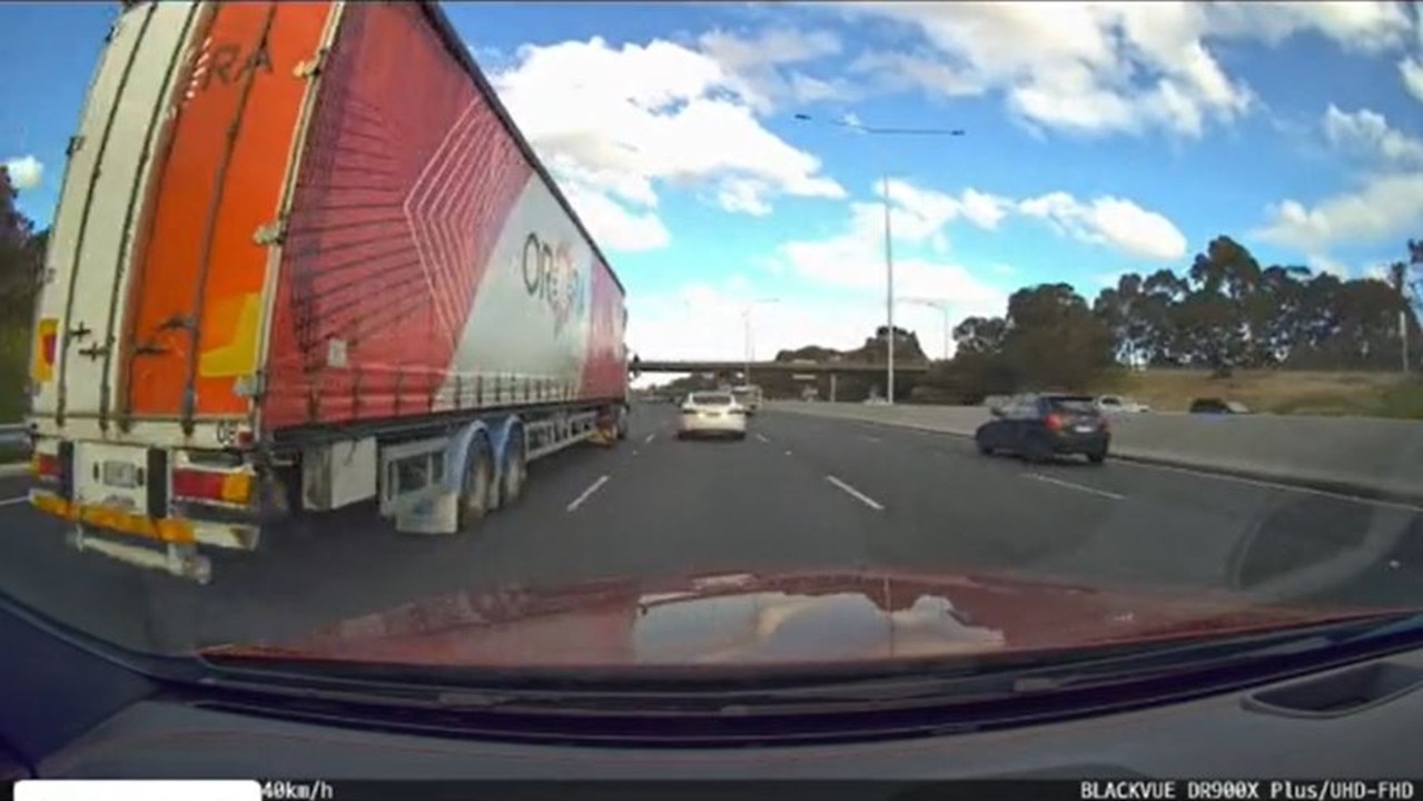 Monash Freeway Melbourne Teen Mercedes Driver Arrested After String Of Speeding Offences 9662