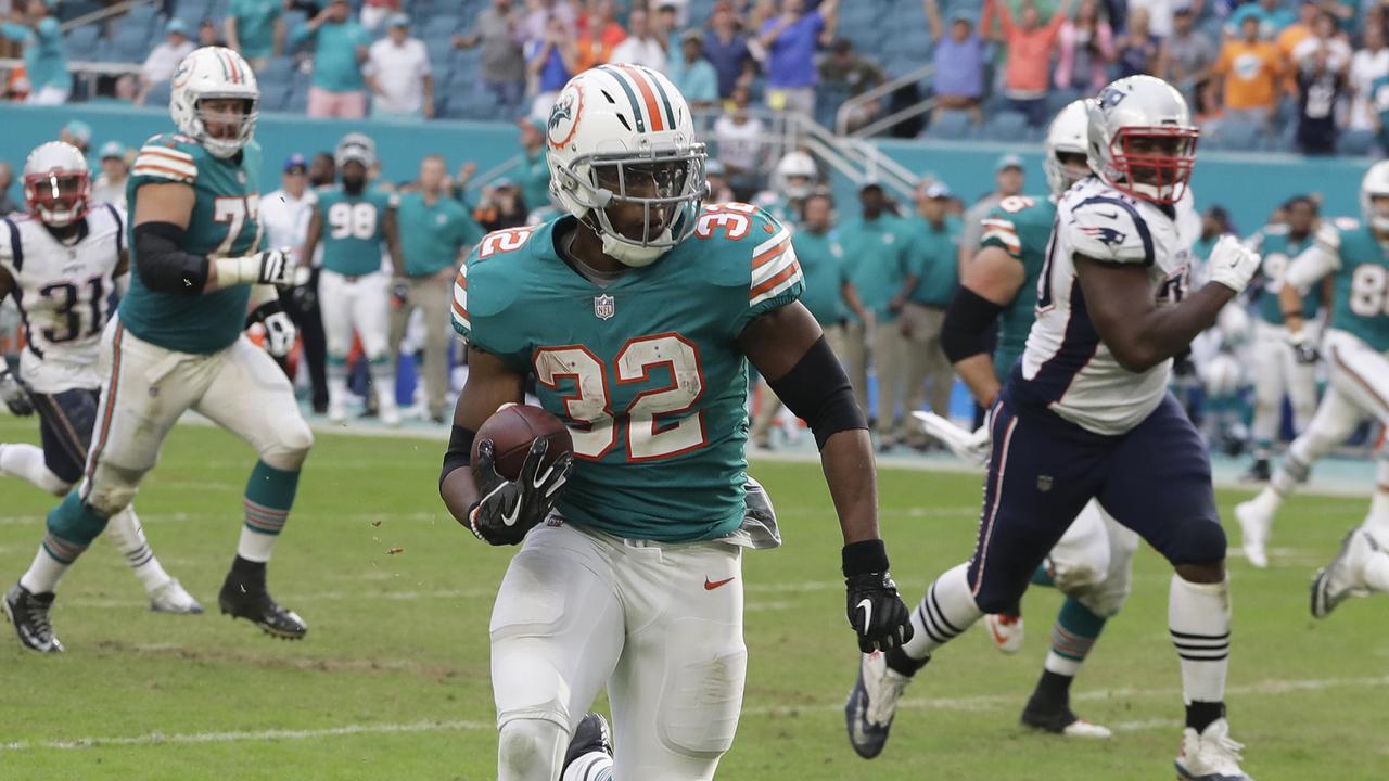 Miami miracle! Dolphins score on wild final play to beat Patriots