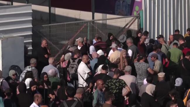 Palestinians gather at Rafah border with Egypt