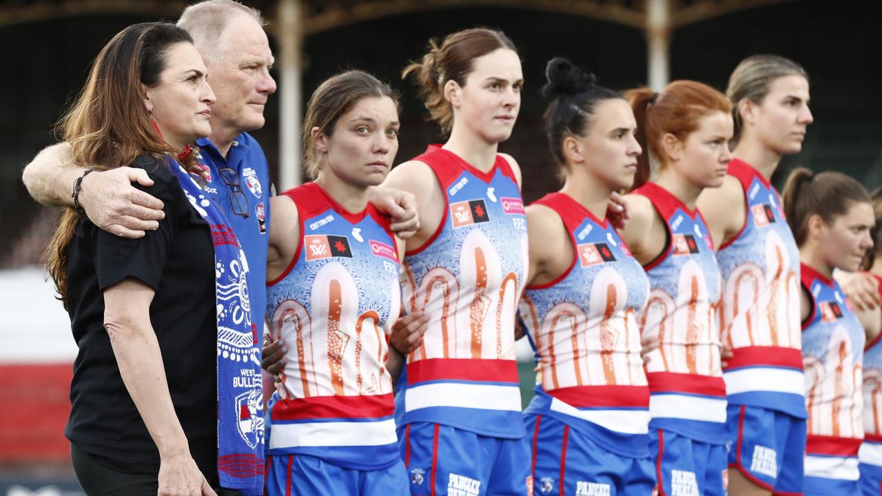 Western Bulldogs players line up before the round three AFLW match against the Fremantle Dockers at Ikon Park. Photo by Darrian Traynor/Getty Images