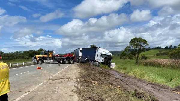 Major traffic delays are expected to continue as the clean up on the Pacific Highway is ongoing. 