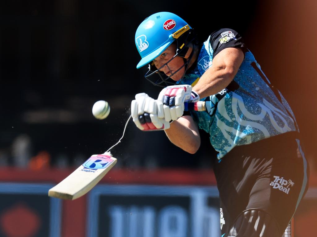 Grace Harris’ bat snaps in two. Picture: Mark Evans/Getty Images