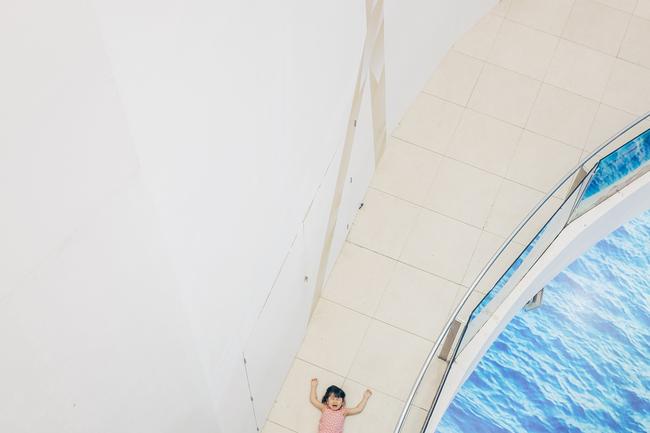 2014 National Geographic Photography Contest ... Honorable Mention People Photo: “Temper”. A young girl throws a temper tantrum in a Bangkok shopping mall. June, 2014. Location: Bangkok, Thailand, Southeast Asia. Picture: Adam Birkan /National Geographic 2014 Photo Contest