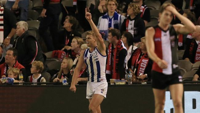 Mason Wood kicks a goal after the siren. Picture: Wayne Ludbey