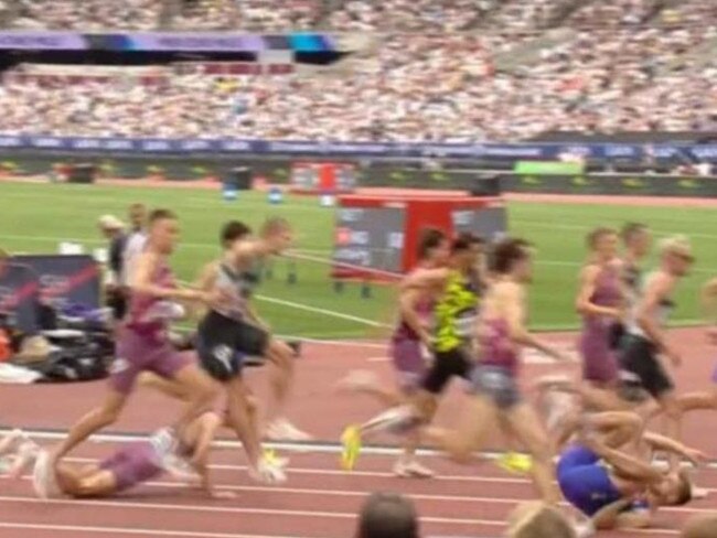 Australian Ollie Hoare avoided a controversial collision and fall to win the Emsley Carr Mile at the London Diamond League.