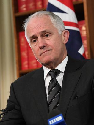 Prime Minister Malcolm Turnbull addresses the media at the Commonwealth Parliamentary Offices in Melbourne on Wednesday, November 8, 2017. PM Malcolm Turnbull met with Bill Shorten MP this afternoon to discuss negotiations regarding parliamentarian citizenship. (AAP Image/James Ross) NO ARCHIVING