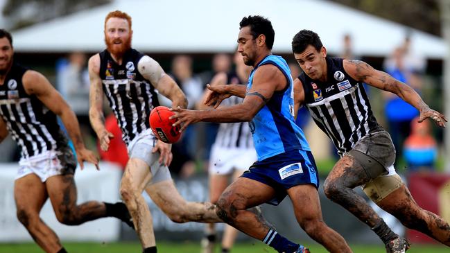 Richard Tambling in action for Sturt in the SANFL.