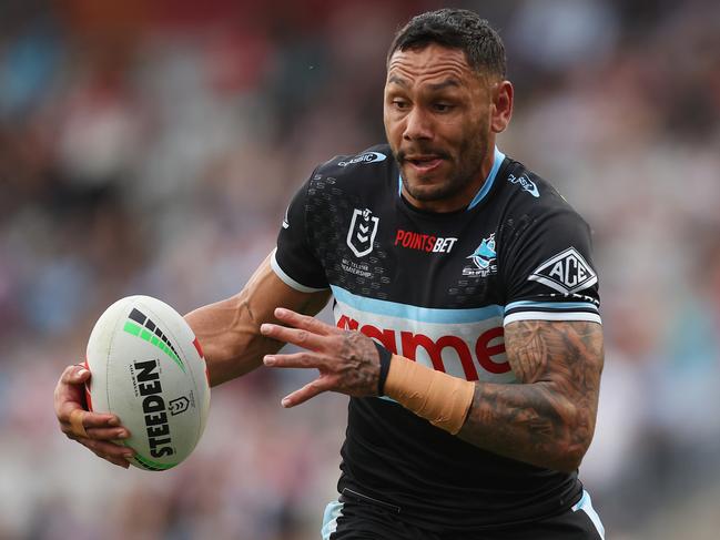 WOLLONGONG, AUSTRALIA - AUGUST 25: Jesse Ramien of the Sharks runs in to score a try during the round 25 NRL match between St George Illawarra Dragons and Cronulla Sharks at WIN Stadium, on August 25, 2024, in Wollongong, Australia. (Photo by Mark Metcalfe/Getty Images)