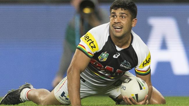 Tyrone Peachey of the Panthers scores during the NRL qualifying final against Manly. Photo: AAP