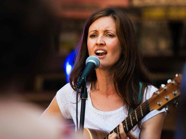 Kate Leahy singer songwriter will play at Rockhampton's Women in Voice