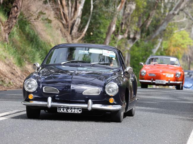 Bay to Birdwood: First cars pass. Picture: Russell Millard