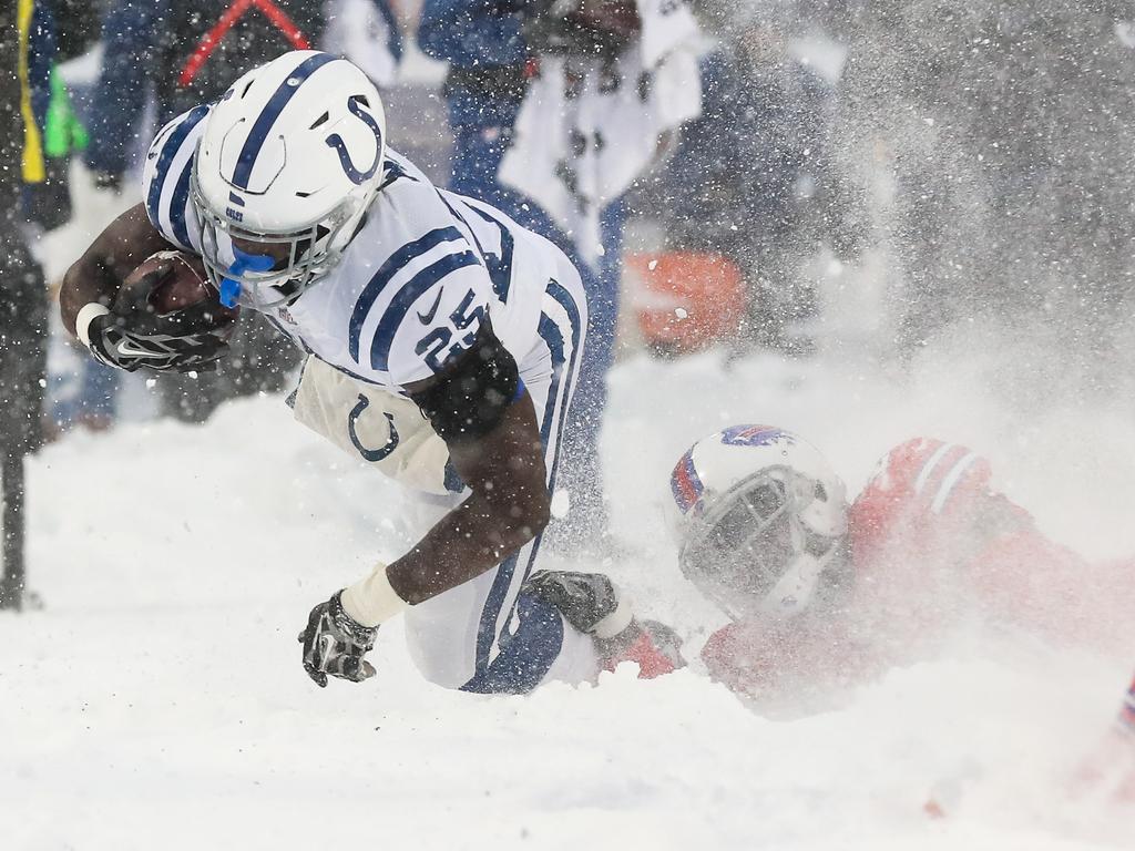 Buffalo Bills defensive tackle Tim Settle (99) applies pressure during an  NFL wild-card football game Sunday, Jan. 15, 2023, in Orchard Park, NY. (AP  Photo/Matt Durisko Stock Photo - Alamy